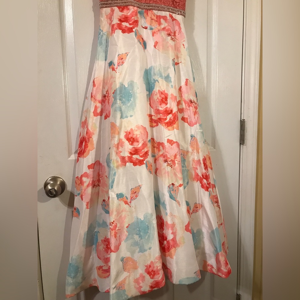 Casual Spring Dress - Picture 6 of 8